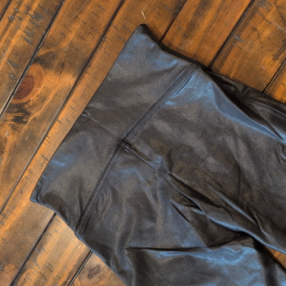 Spanx Faux Leather Leggings Petite - Picture 8 of 9